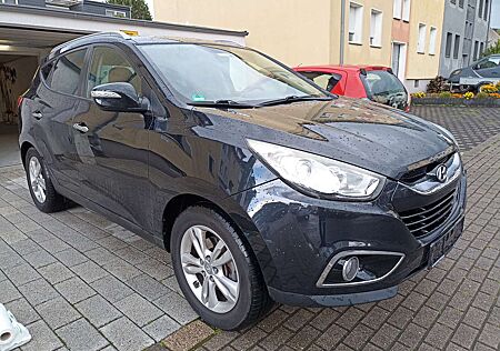 Hyundai ix35 2.0 CRDi 4WD Premium Autom. 184PS/Navi/AHK