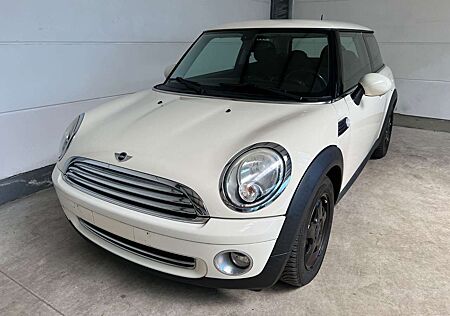 Mini ONE + Pepper Ausstattung+Alu+GJ-Reifen+Klimaaut.