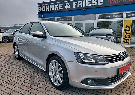 VW Jetta Volkswagen VI DSG Highline Xenon Leder Sportsitze Nav