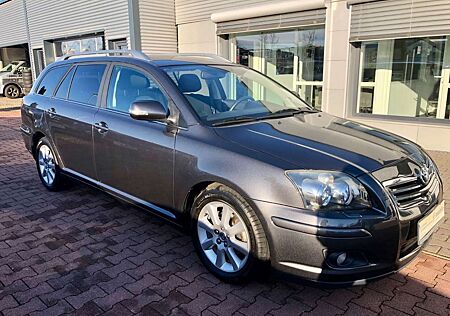 Toyota Avensis Kombi 1.8 Executive aus Opas Garage