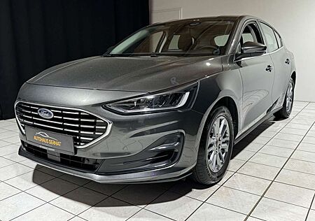 Ford Focus Titanium *CARPLAY*KAMERA*NAVI*LED*PDC*SHZ*