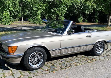 Mercedes-Benz SL 300 r107