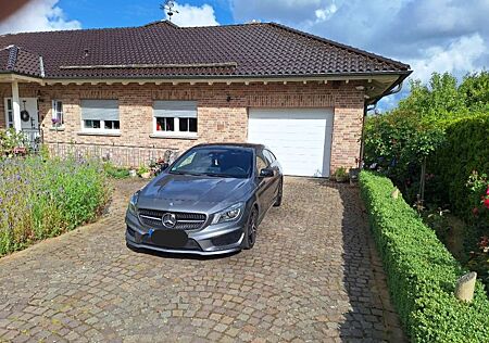 Mercedes-Benz CLA 200 CLA Shooting Brake AMG Line