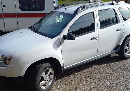 Dacia Duster SCe 115 4x2 Laureate, 8fach bereift, AHK
