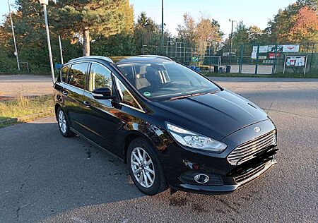 Ford S-Max Titanium
