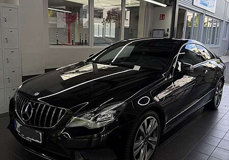 Mercedes-Benz E 250 Coupe 7G-TRONIC