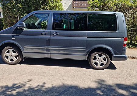 VW T5 Multivan Volkswagen Multivan 4MOTION DPF Highline