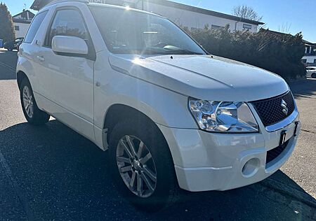 Suzuki Grand Vitara 1,6 Comfort Black & White 4X4