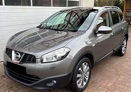 Nissan Qashqai +2 Tekna 4X4 7Sitzer