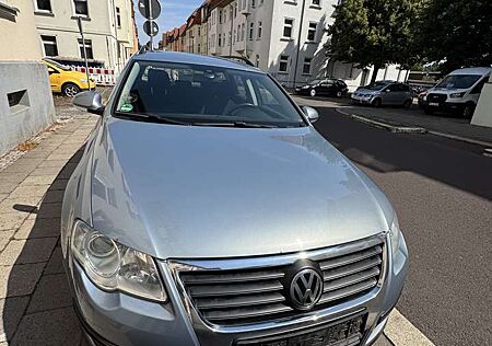 VW Passat Volkswagen 2.0 TDI DPF Comfortline