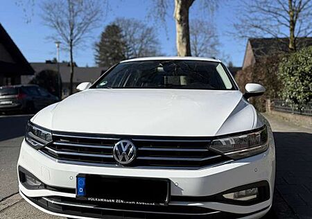 VW Passat Variant Volkswagen 2.0 TDI Business Navi Zahnriemen Neu