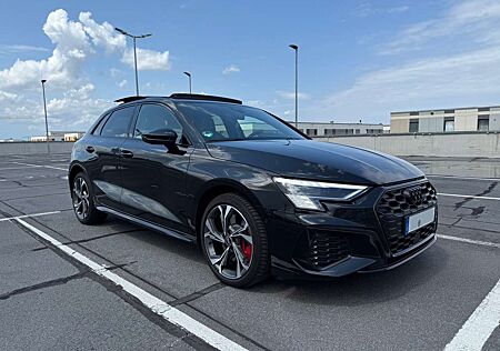 Audi A3 45 TFSIe Sportback S tronic line HUD | Pano | B&O