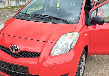 Toyota Yaris 1.0 VVT-i Life