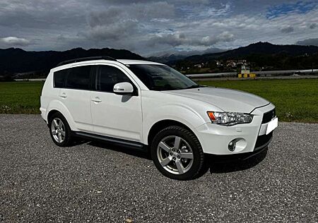 Mitsubishi Outlander 2.2 DI-D 4WD TC-SST Instyle