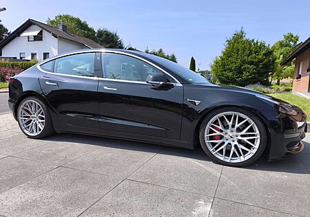 Tesla Model 3 Allradantrieb Dual Motor Perform
