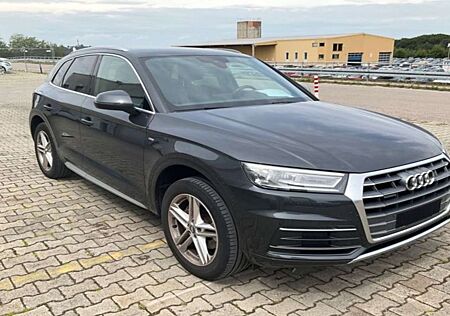 Audi Q5 quattro sport