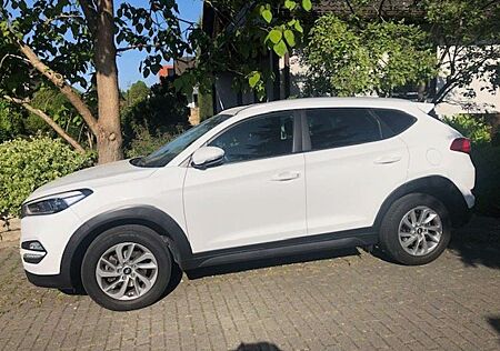 Hyundai Tucson blue 1.6 GDi 2WD Advantage