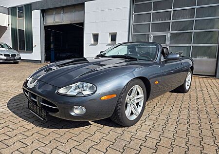 Jaguar XK8 Cabriolet/SHZ/NAVI/TEMPOMAT/GARANTIE