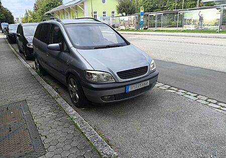 Opel Zafira 1.8 Elegance