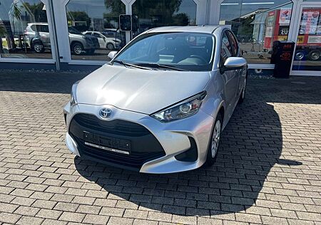 Toyota Yaris Hybrid Business Edition