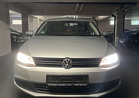 VW Jetta Volkswagen 1.6 TDI Comfortline