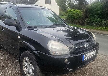 Hyundai Tucson 2.0 2WD Automatik ,verliert Wasser