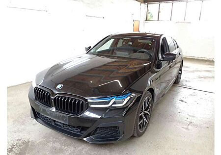 BMW 530 e Lim M Sport*Laser*AHK*HuD*360°Kam*H/k-Sound