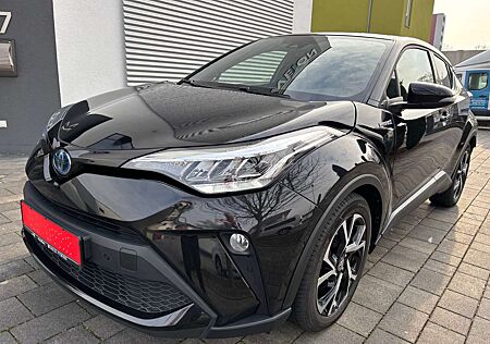 Toyota C-HR Hybrid Team D