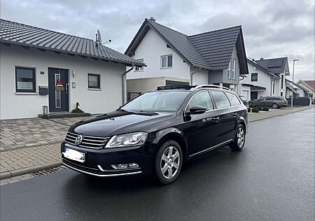 VW Passat Variant Volkswagen B7 Highline | Panorama | el. Sitze | Scheckheft ++