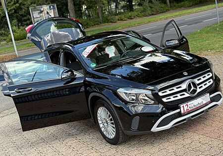 Mercedes-Benz GLA 200 Navi Kamera PDC SHZ Tempomat Alu 2 Hand
