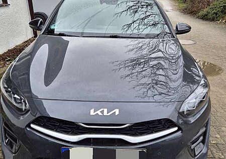Kia XCeed Ceed SW / cee'd SW Ceed SW 1.5 T GT-Line, Panorama/Schiebedach, Anhängerkupplung, Sommer und Winterfelgen mit Reifen etc