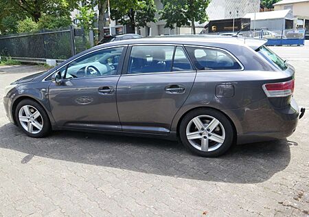 Toyota Avensis Sol Diesel Autom. AHK Sevice Neu 135000km