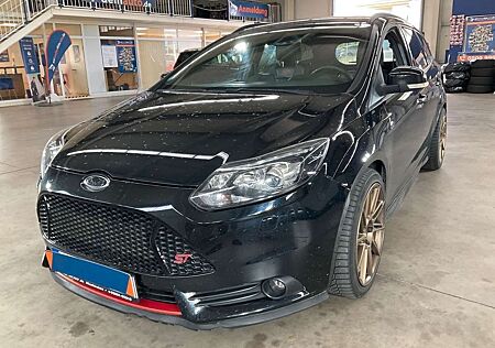 Ford Focus 2.0 EB Turnier ST +BI-XENON+LEDER+SITZHZ+