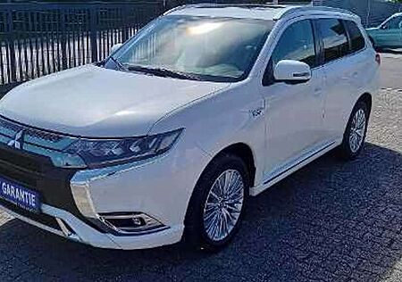 Mitsubishi Outlander 2,4 PHEV TOP, Navi, 4WD,Leder,Led,PDC