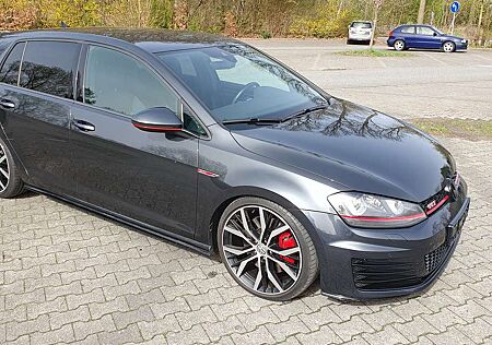 VW Golf GTI Volkswagen Performance BlueMotion Technology