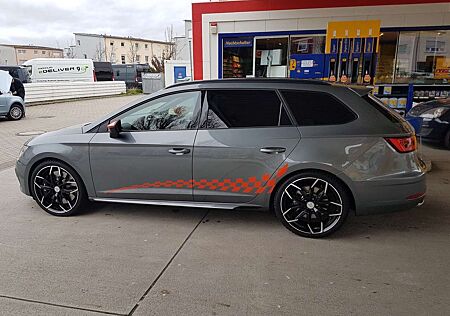 Seat Leon Cupra ST 300 4Drive Navi Brembo orange design