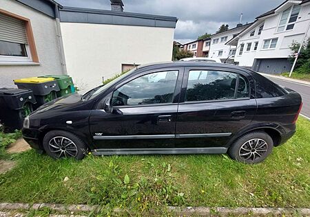 Opel Astra 1.6 Njoy