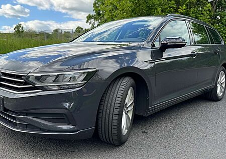 VW Passat Variant Volkswagen 2.0 TDI SCR Conceptline