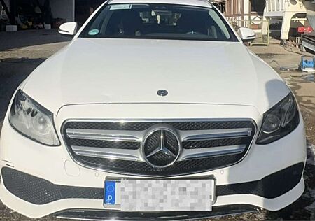 Mercedes-Benz E 200 d T 9G-TRONIC