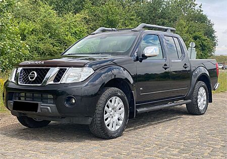 Nissan Navara Pickup Double Cab LE V6 4X4, Sound BOSE