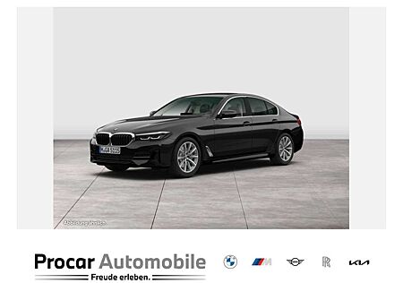BMW 520 d A Head-Up DAB LED WLAN Parkassistent Shz