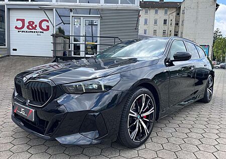 BMW 540 Touring d xDrive M Sport*Pano*Iconic Glow*