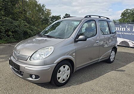 Toyota Yaris Verso 1.3 Benzin Klimaanlage 2 Schlüssel