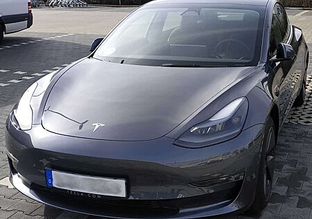 Tesla Model 3 Langstreckenbatt. Allradantrieb Dual Motor
