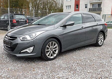 Hyundai i40 1.7 CRDi, FIFA World Cup Edition/Navi/Xenon