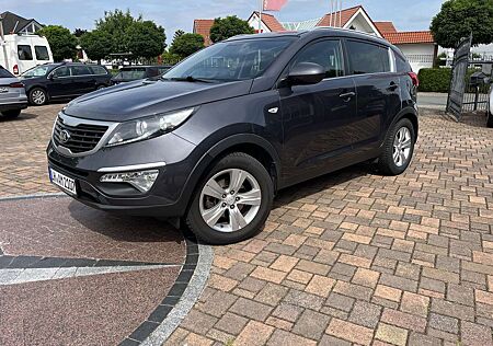 Kia Sportage Attract 2WD AHK Kamera 2-Hand / TÜV Neu/U-frei