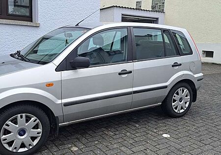 Ford Fusion 1.6 +