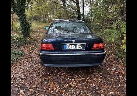 BMW 728iL 728