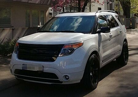 Ford Explorer US Police LUX Variante, 7 Sitzer