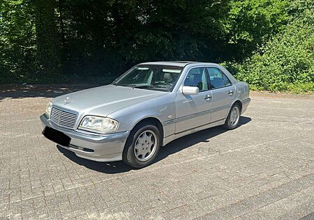 Mercedes-Benz C 200 Elegance
